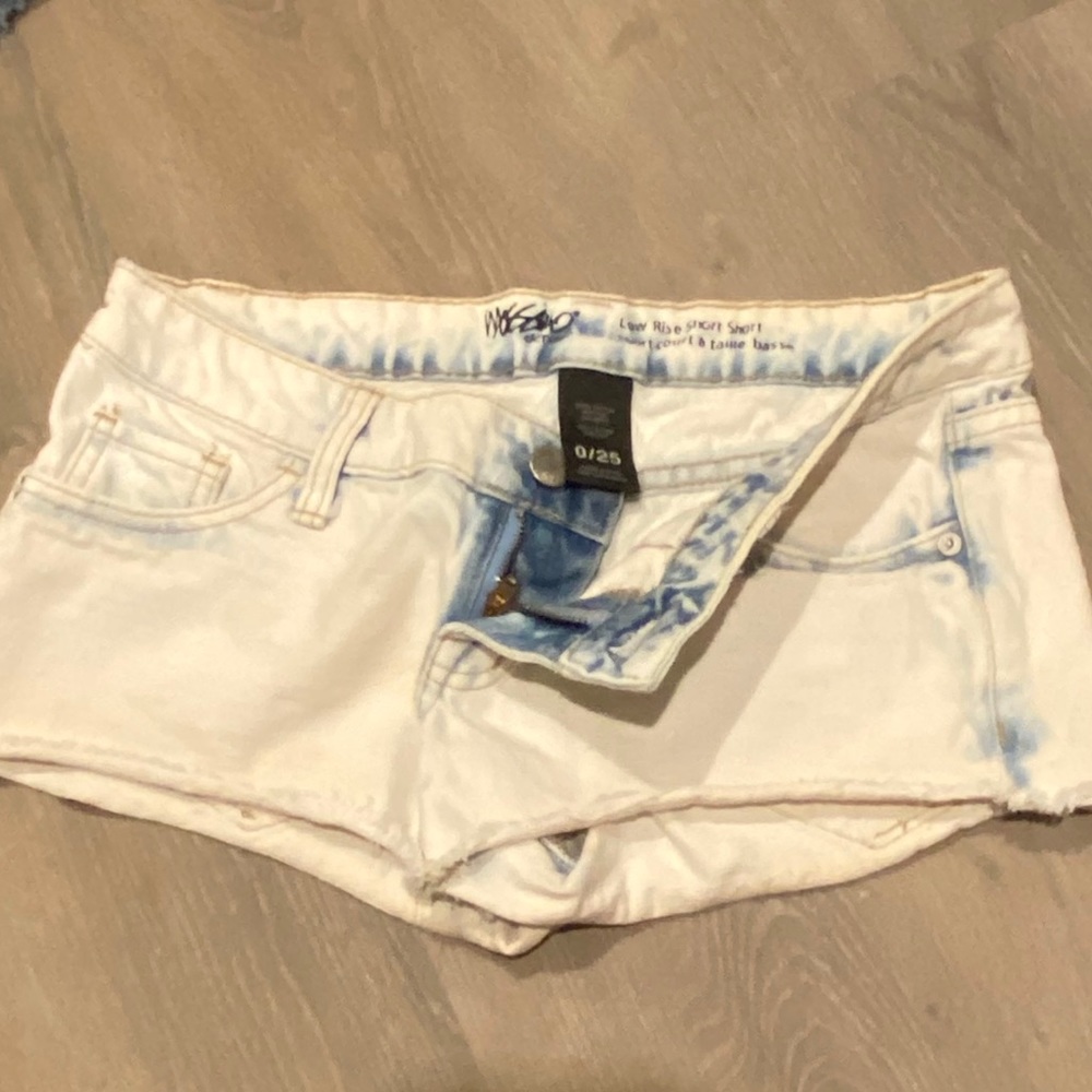 White washed shortie shorts